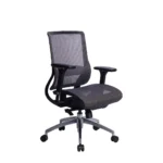 Silla directiva con respaldo y asiento en malla negra