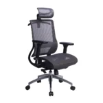 Silla directiva con respaldo y asiento en malla negra con cabecera